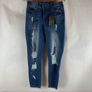 Fashion Nova Women’s Size 5 Medium Wash Jeans